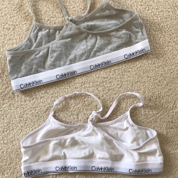 Free with purchase| Calvin Klein 2 piece set - Picture 4 of 5